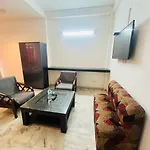 Hotel Woodland Inn - Safdarjung Embassy Road