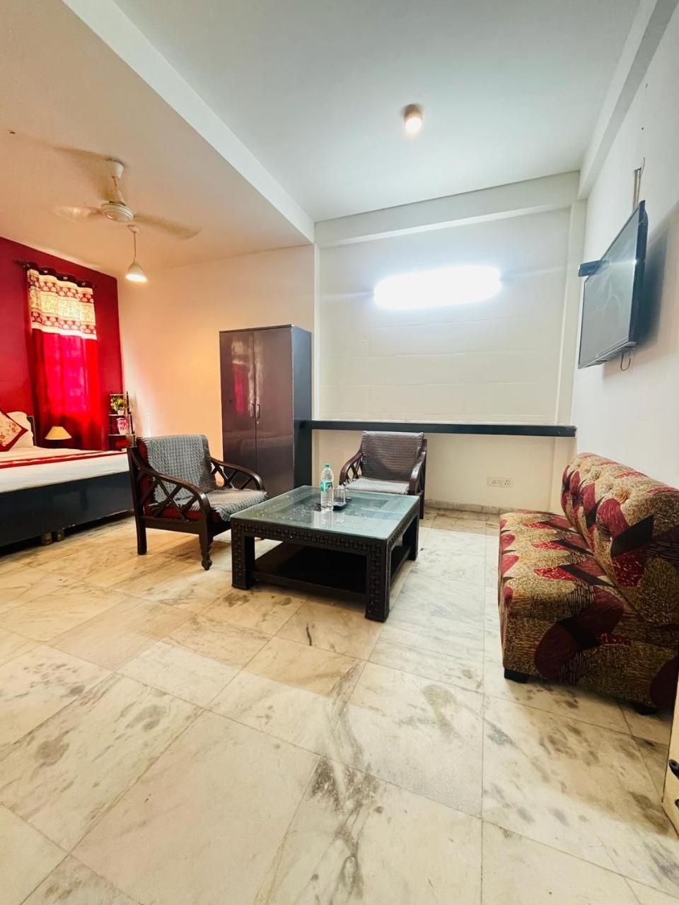 Apartment Woodland - Safdarjung Embassy Road *