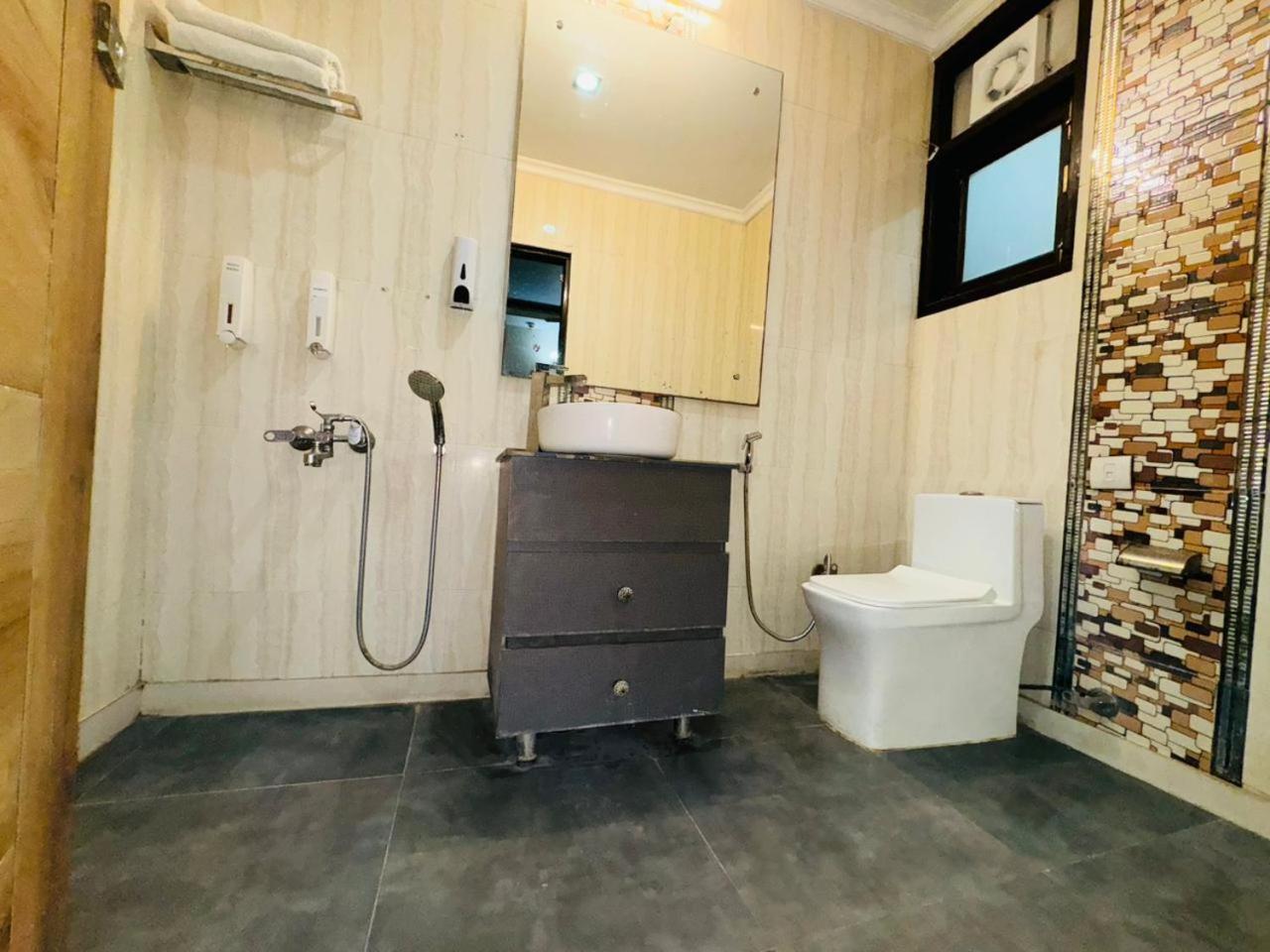 Woodland - Safdarjung Embassy Road New Delhi