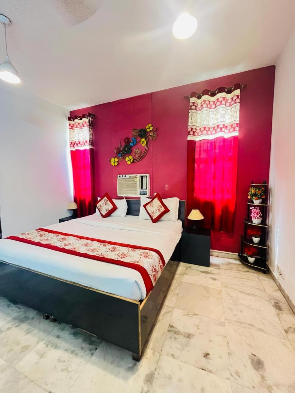 Woodland - Safdarjung Embassy Road *