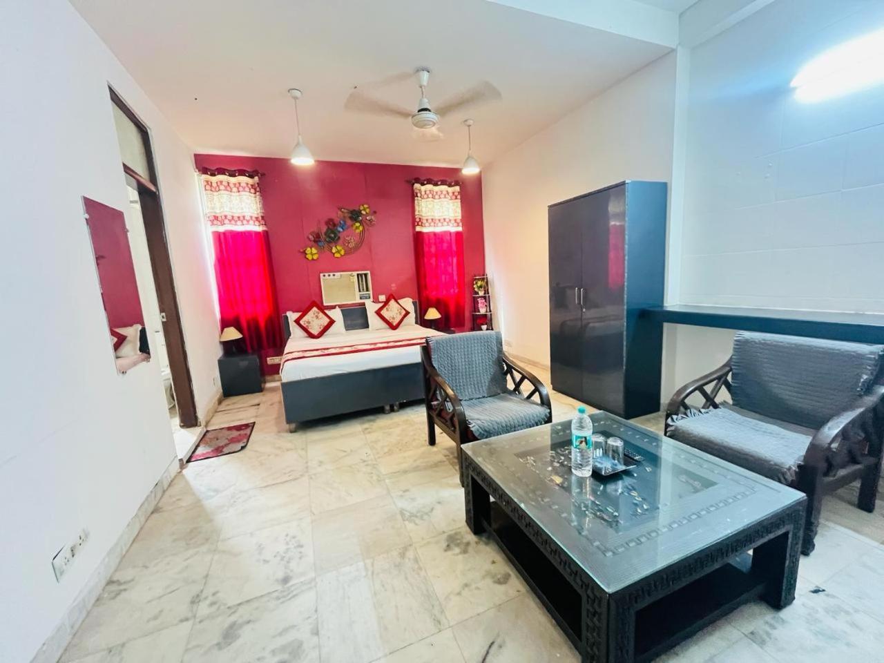 Woodland - Safdarjung Embassy Road *