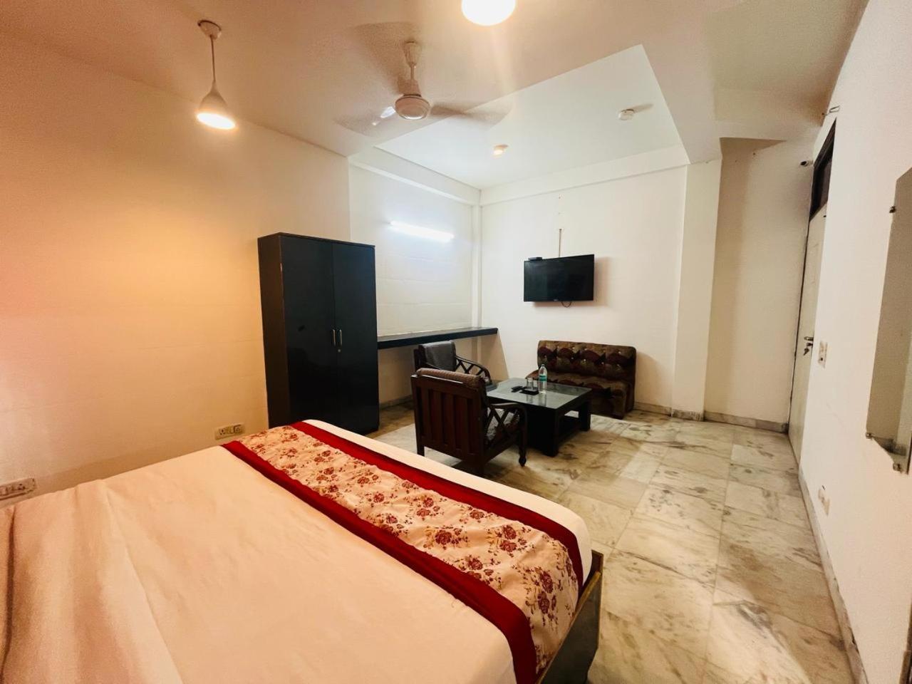 Woodland - Safdarjung Embassy Road Apartment