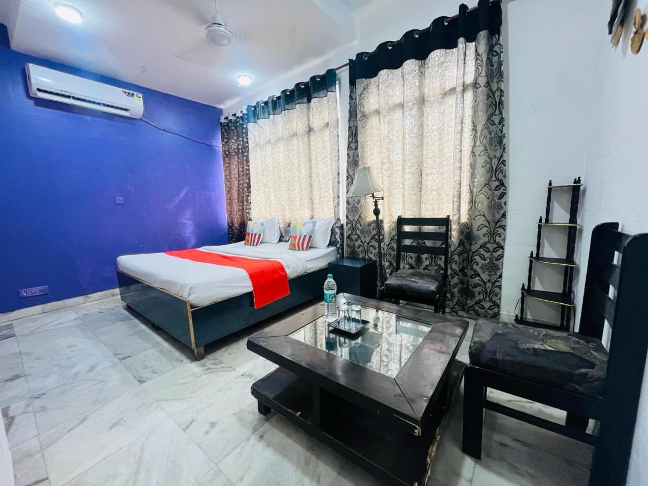Woodland - Safdarjung Embassy Road *